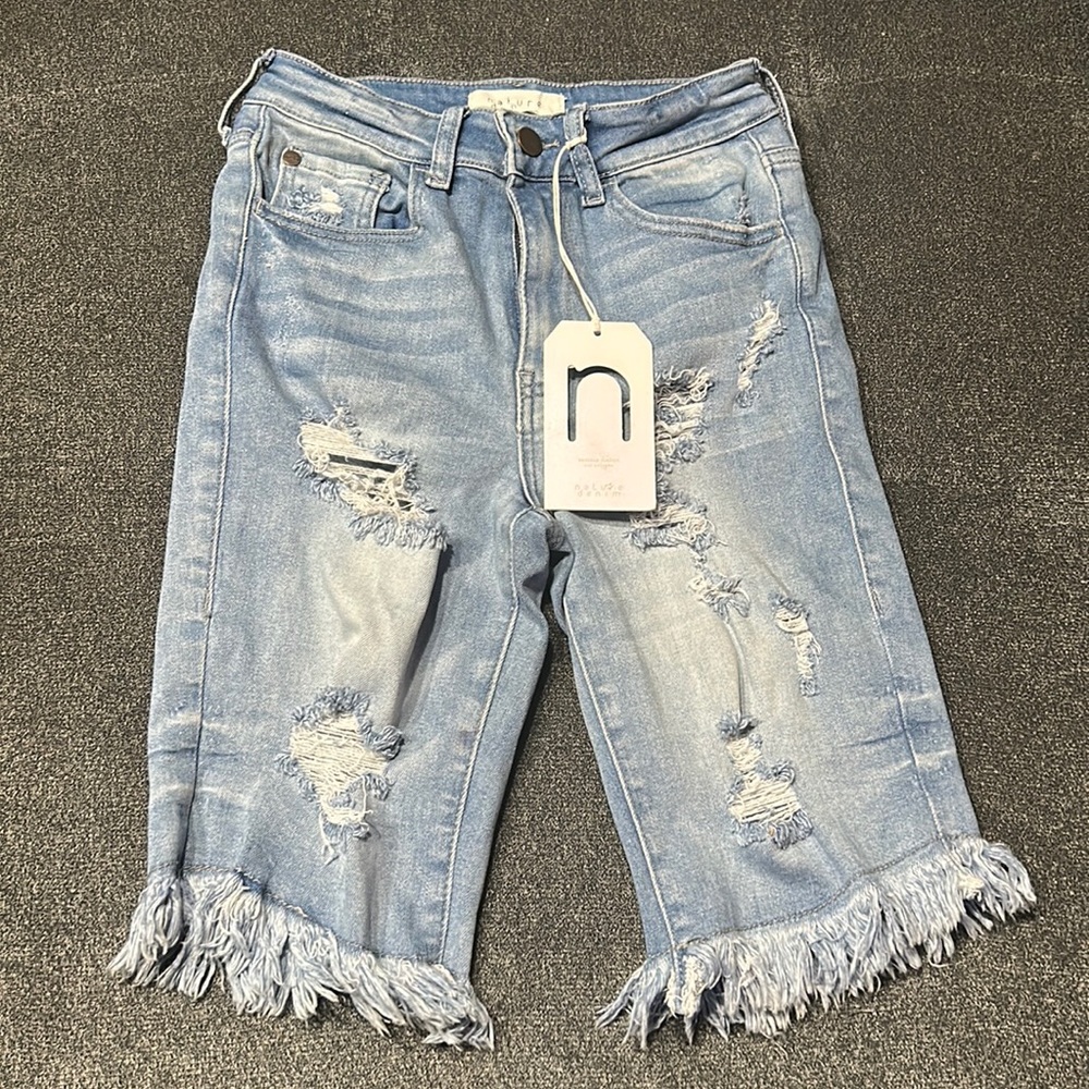 Girls knee shorts never worn brand new size (S)